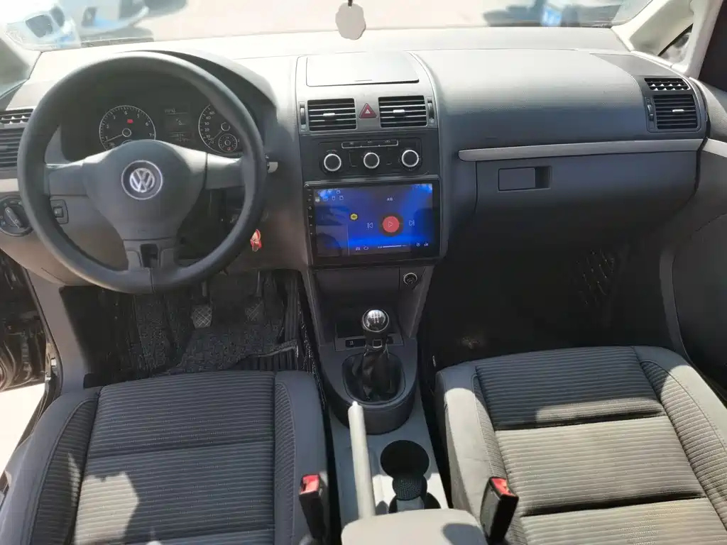 VOLKSWAGEN TOURAN 2013