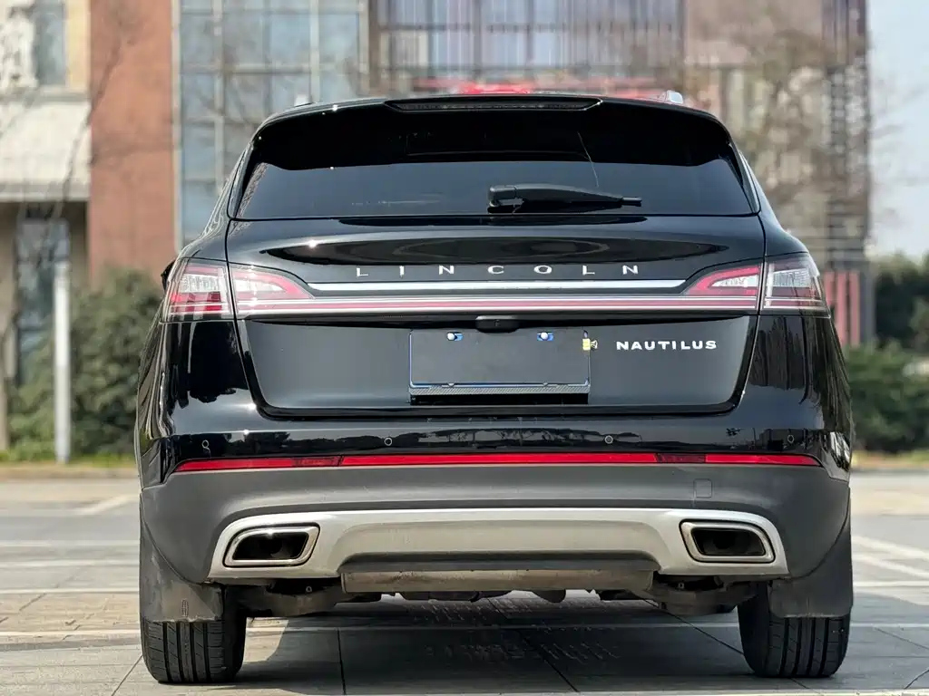 LINCOLN NAVIGATOR 2022