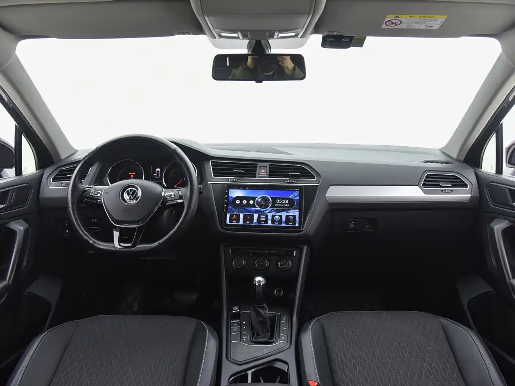 VOLKSWAGEN TIGUAN L 2021