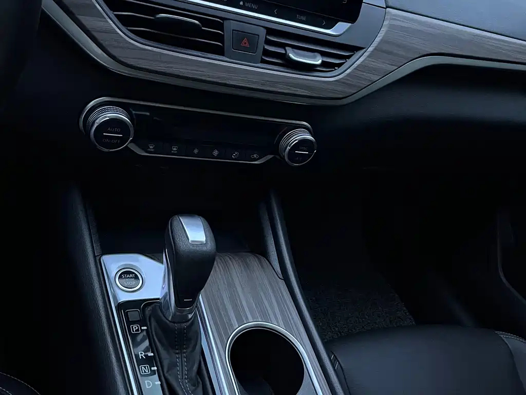 NISSAN TEANA 2021
