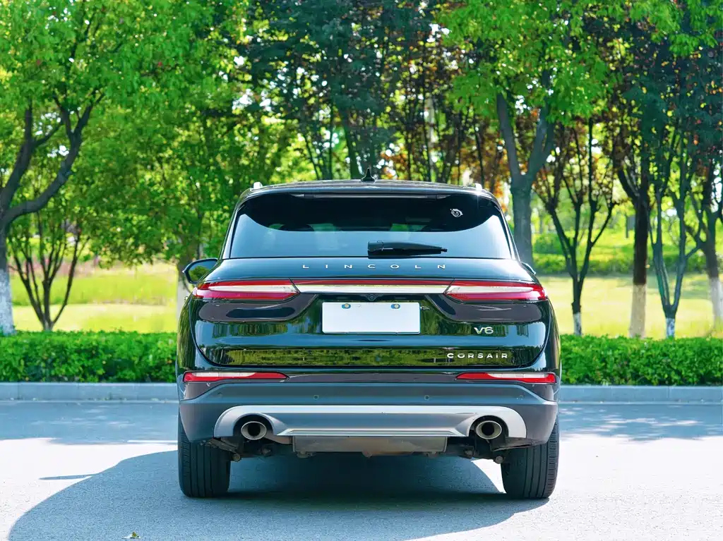 LINCOLN ADVENTURER 2020