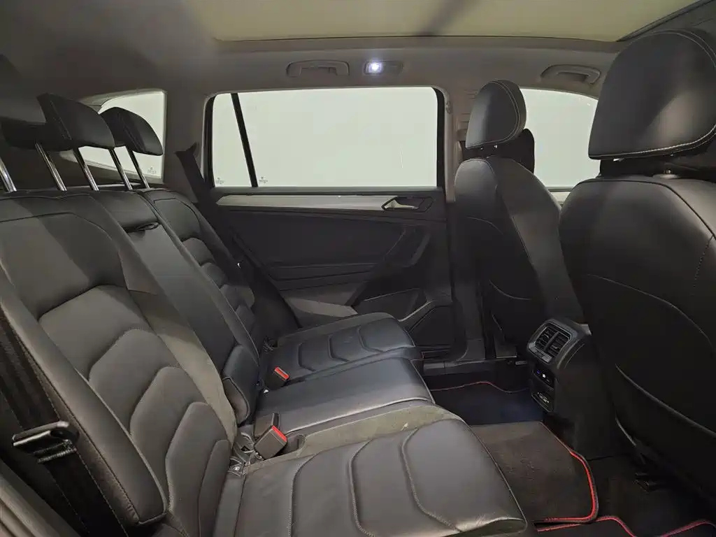 VOLKSWAGEN TIGUAN L 2020