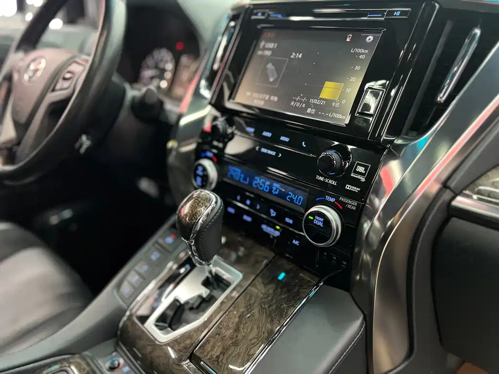 TOYOTA ALPHARD 2020