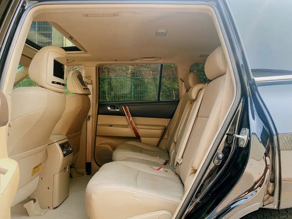TOYOTA HIGHLANDER 2012