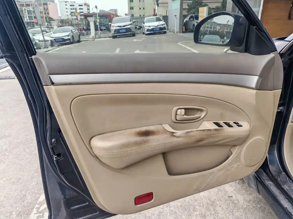 NISSAN SYLPHY 2015