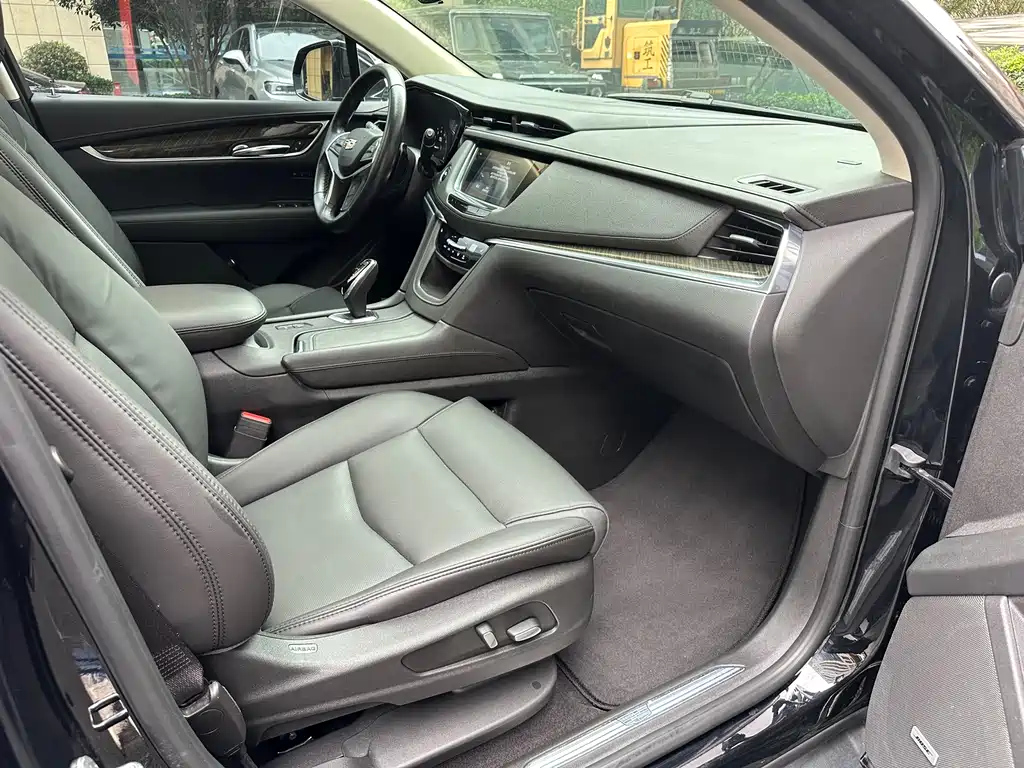 CADILLAC XT5 2018