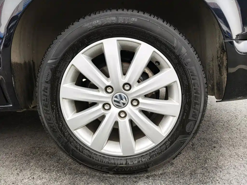 VOLKSWAGEN MULTIVAN 2012
