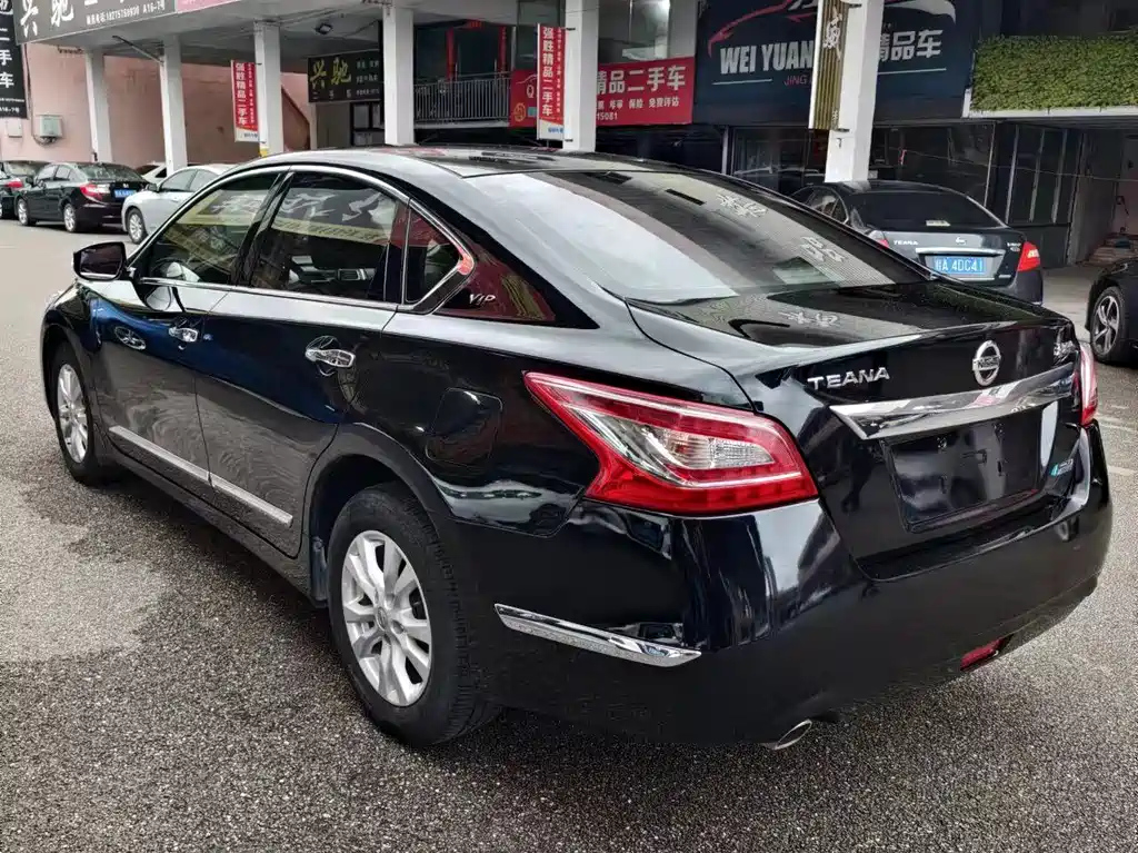 NISSAN TEANA 2016