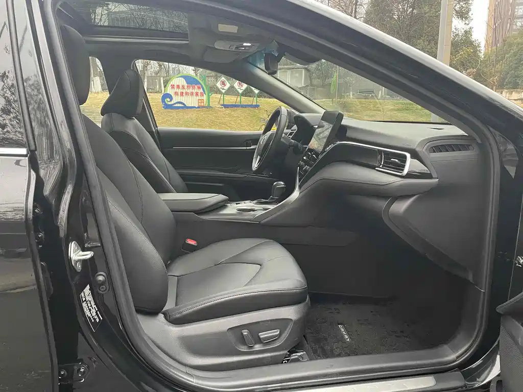 TOYOTA CAMRY 2021