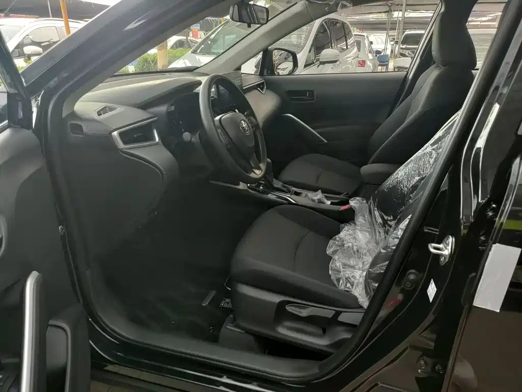 TOYOTA COROLLA CROSS 2024