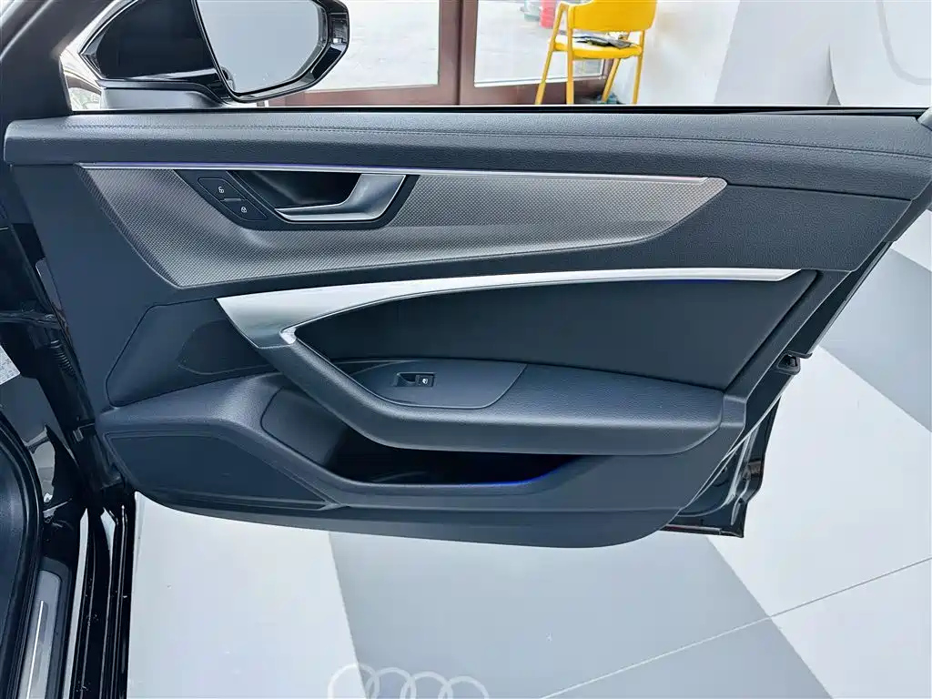 AUDI A6L 2021
