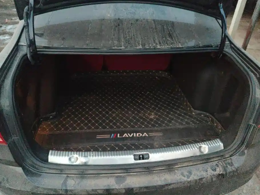 VOLKSWAGEN LAVIDA 2017