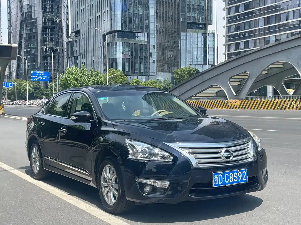 NISSAN TEANA 2013