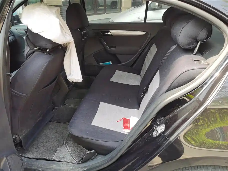 VOLKSWAGEN LAVIDA 2014