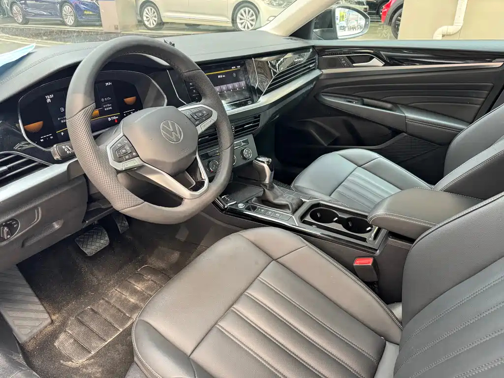 VOLKSWAGEN PASSAT 2022
