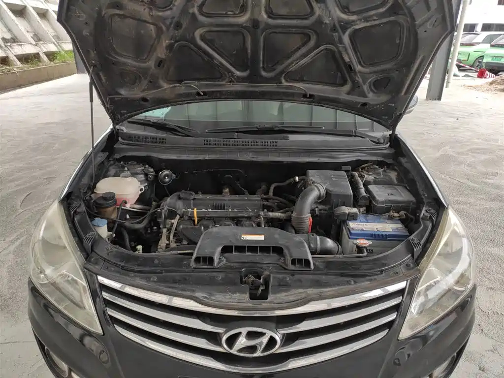 HYUNDAI CELESTA 2012