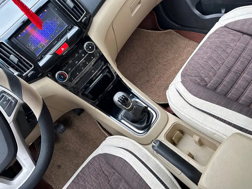 CHERY E3 2015