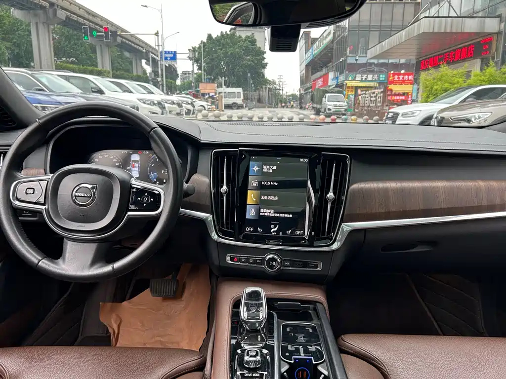 VOLVO S90 2021