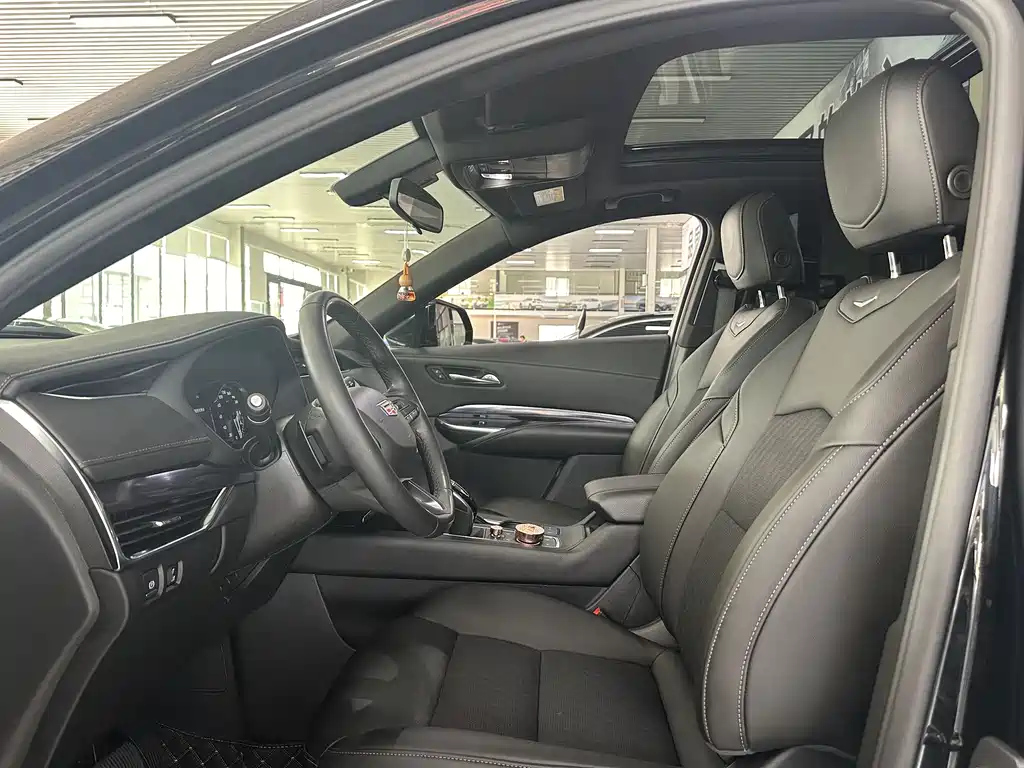 CADILLAC XT4 2021