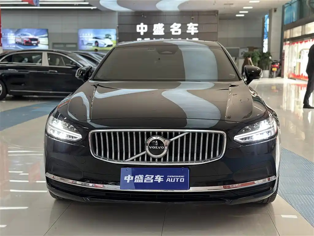 VOLVO S90 2022