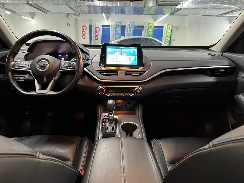 NISSAN TEANA 2020