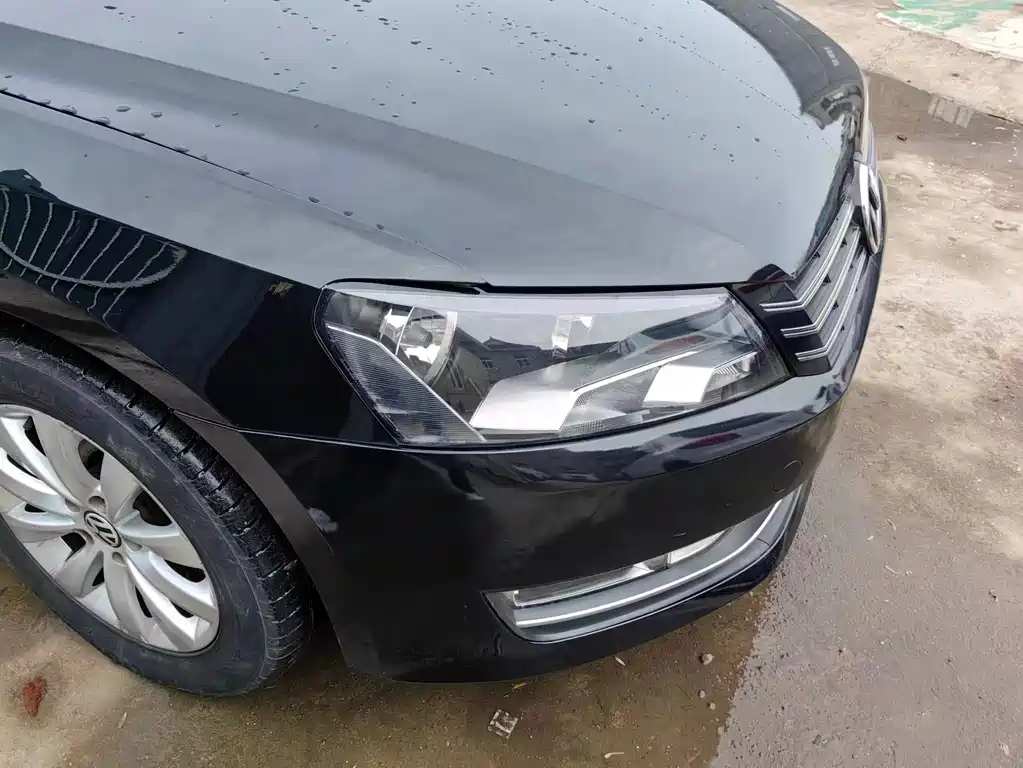 VOLKSWAGEN PASSAT 2015