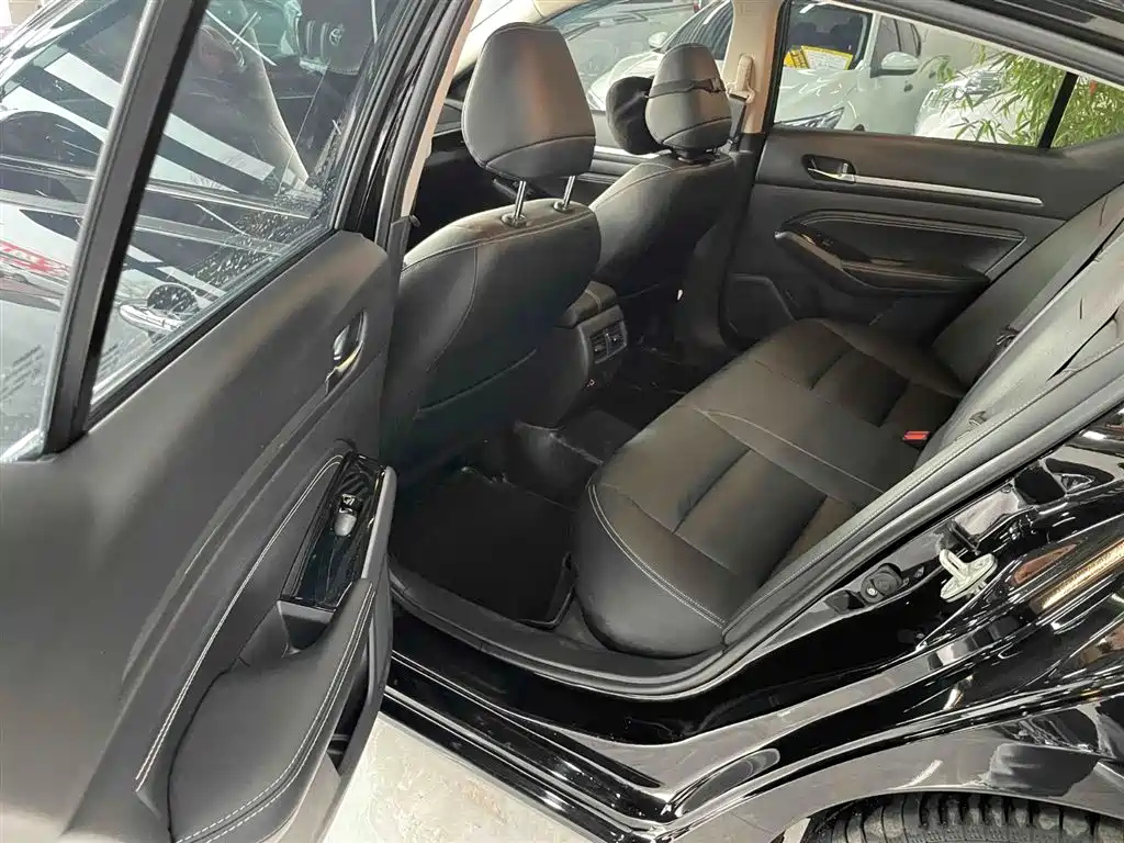 NISSAN TEANA 2024