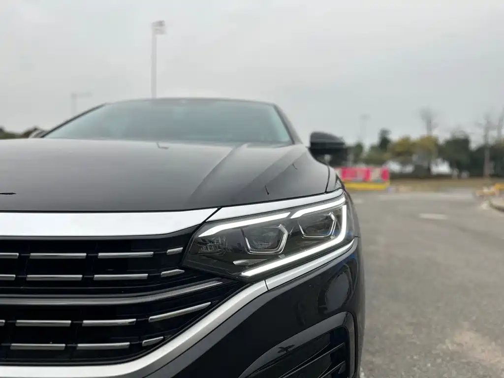 VOLKSWAGEN PASSAT 2022