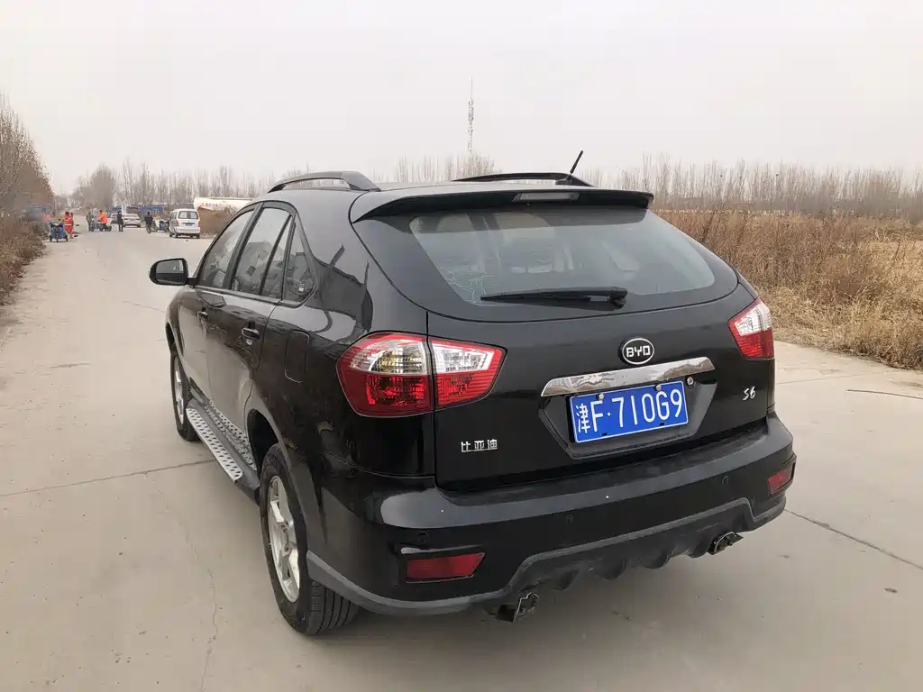 BYD S6 2015