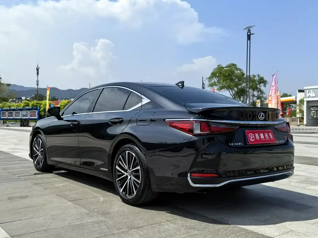 LEXUS ES 2022