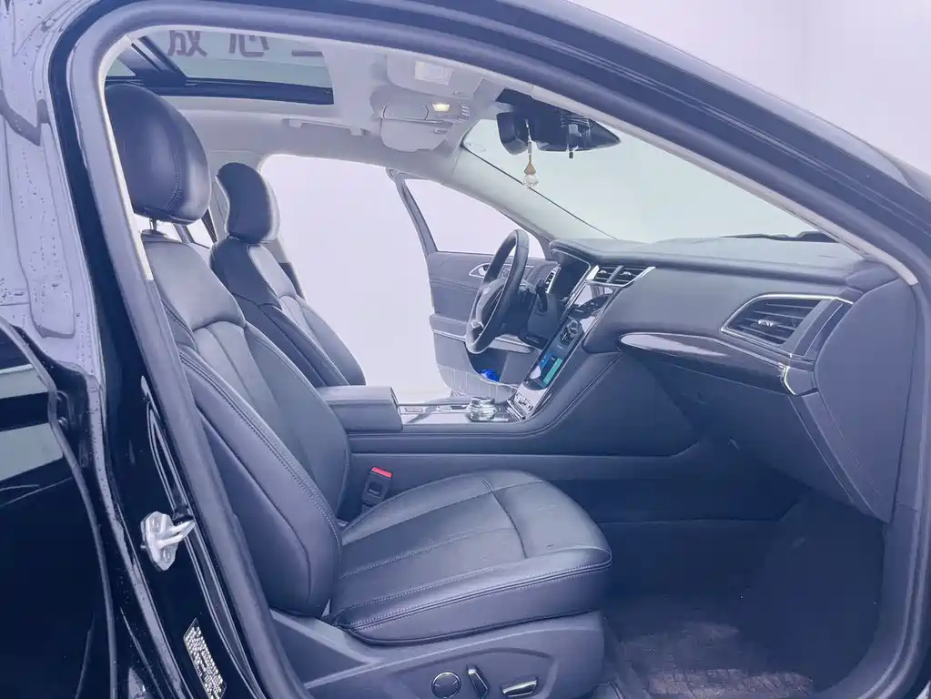 FORD TAURUS 2020