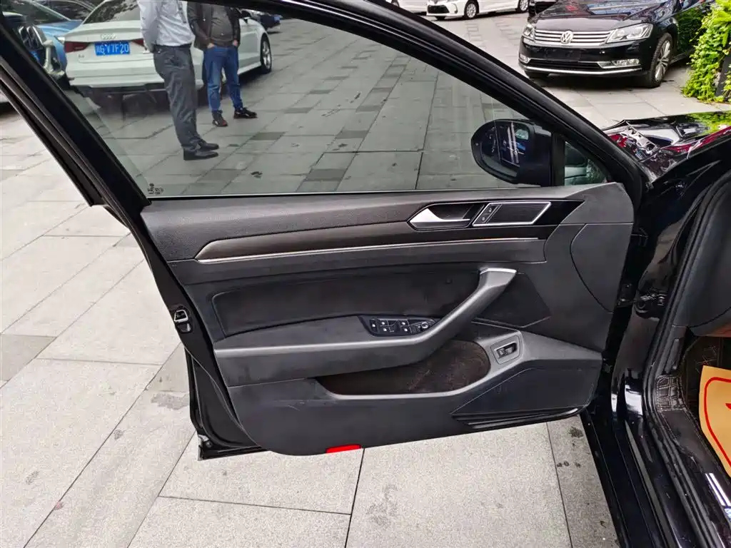 VOLKSWAGEN MAGOTAN 2020