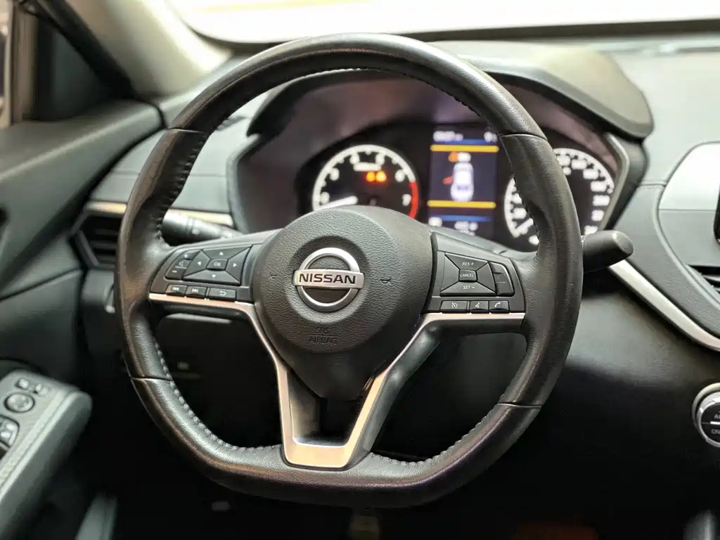 NISSAN TEANA 2020