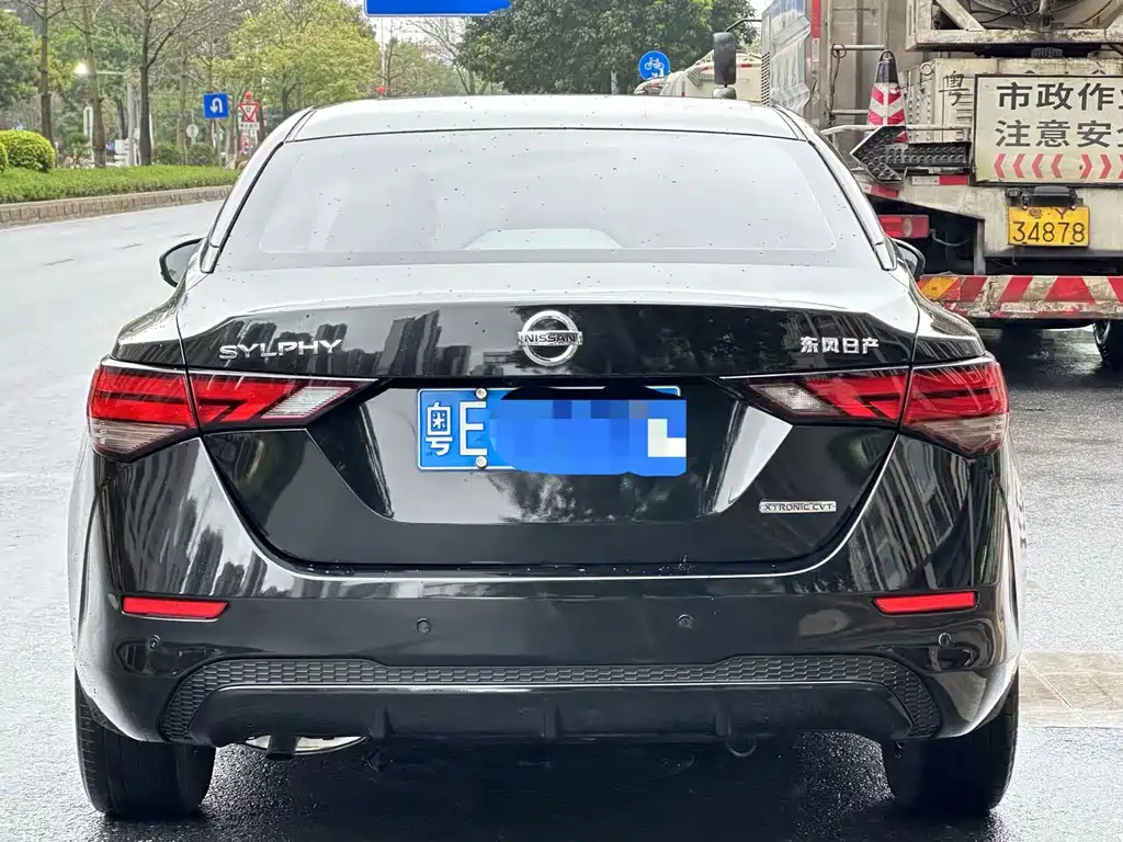 NISSAN SYLPHY 2019