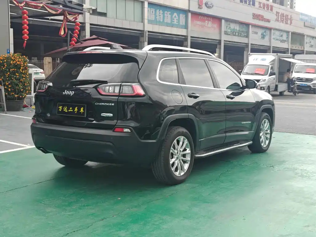 JEEP CHEROKEE 2020