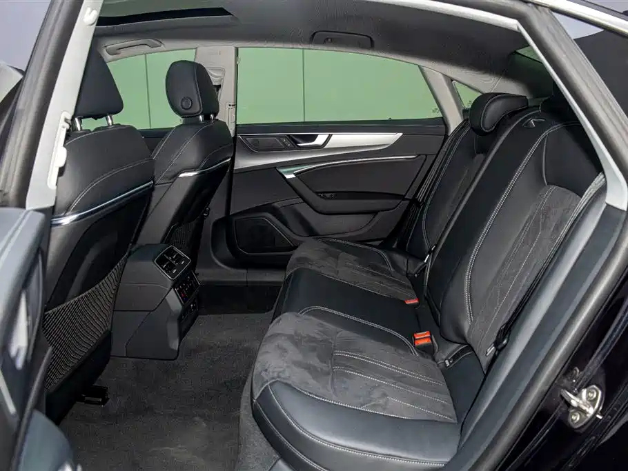 AUDI A7L 2023