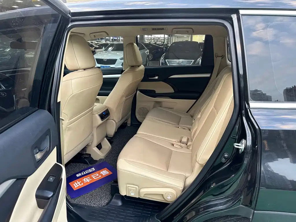TOYOTA HIGHLANDER 2020