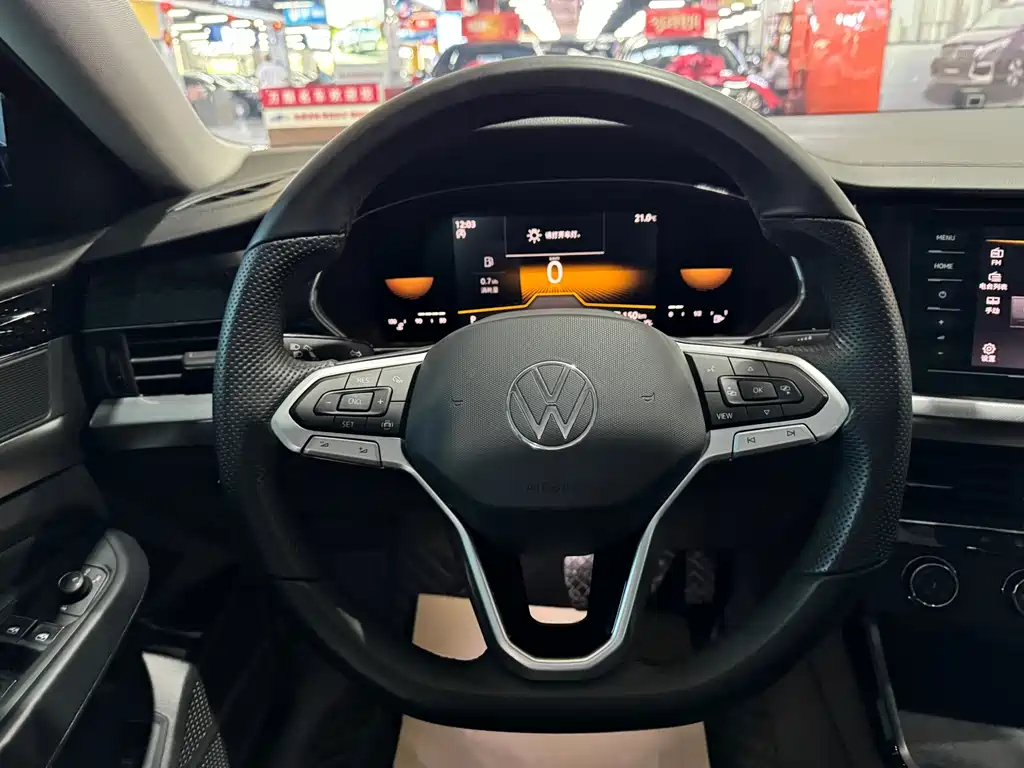 VOLKSWAGEN PASSAT 2022