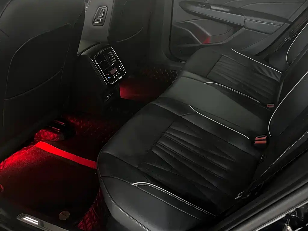 VOLKSWAGEN PASSAT 2022