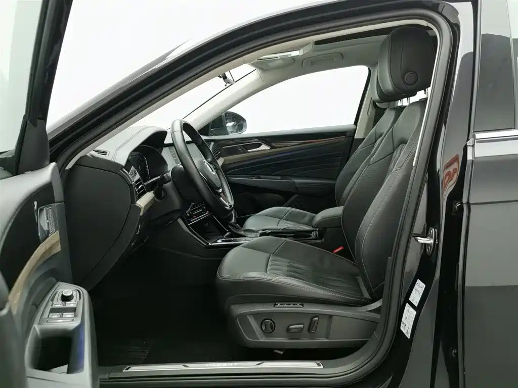 VOLKSWAGEN PASSAT 2021