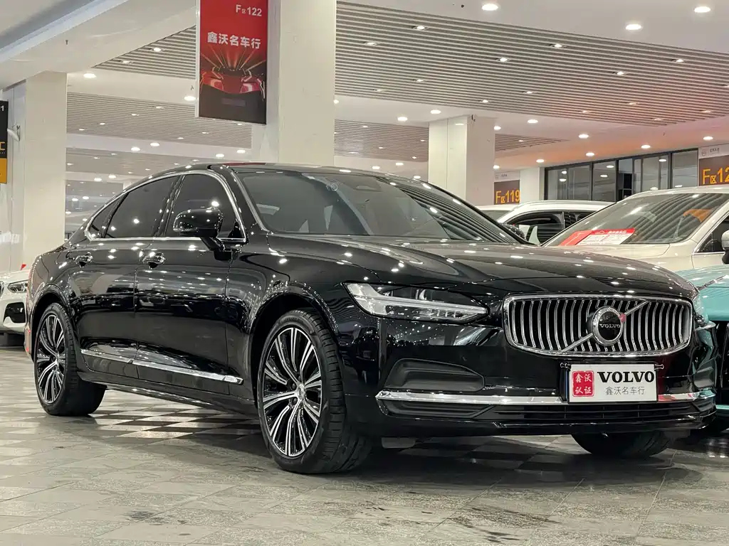 VOLVO S90 2022
