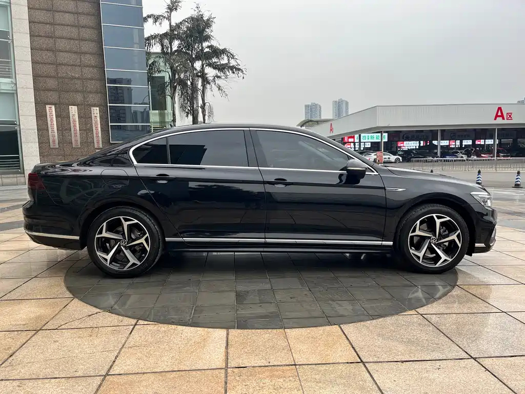VOLKSWAGEN MAGOTAN 2024