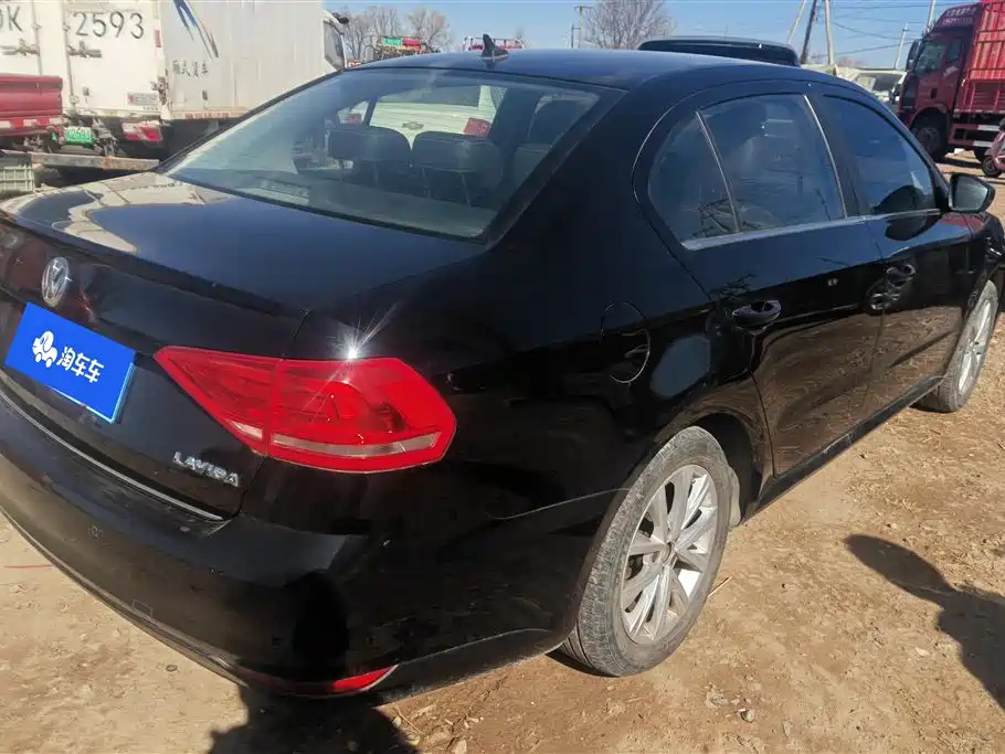 VOLKSWAGEN LAVIDA 2016