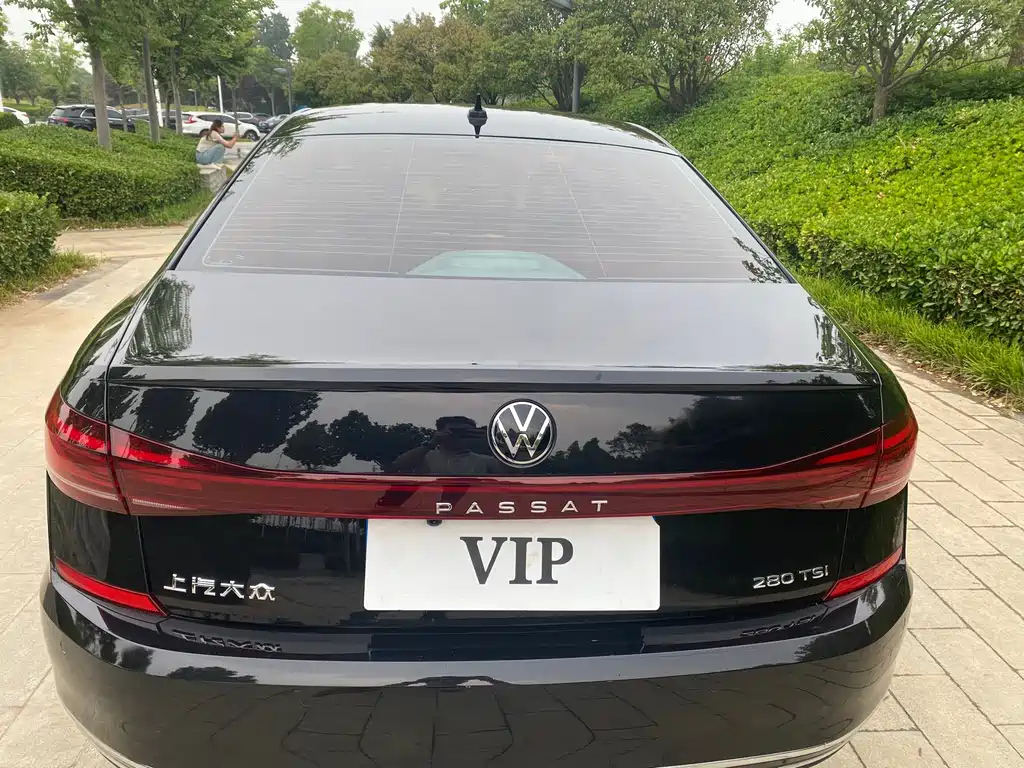 VOLKSWAGEN PASSAT 2022