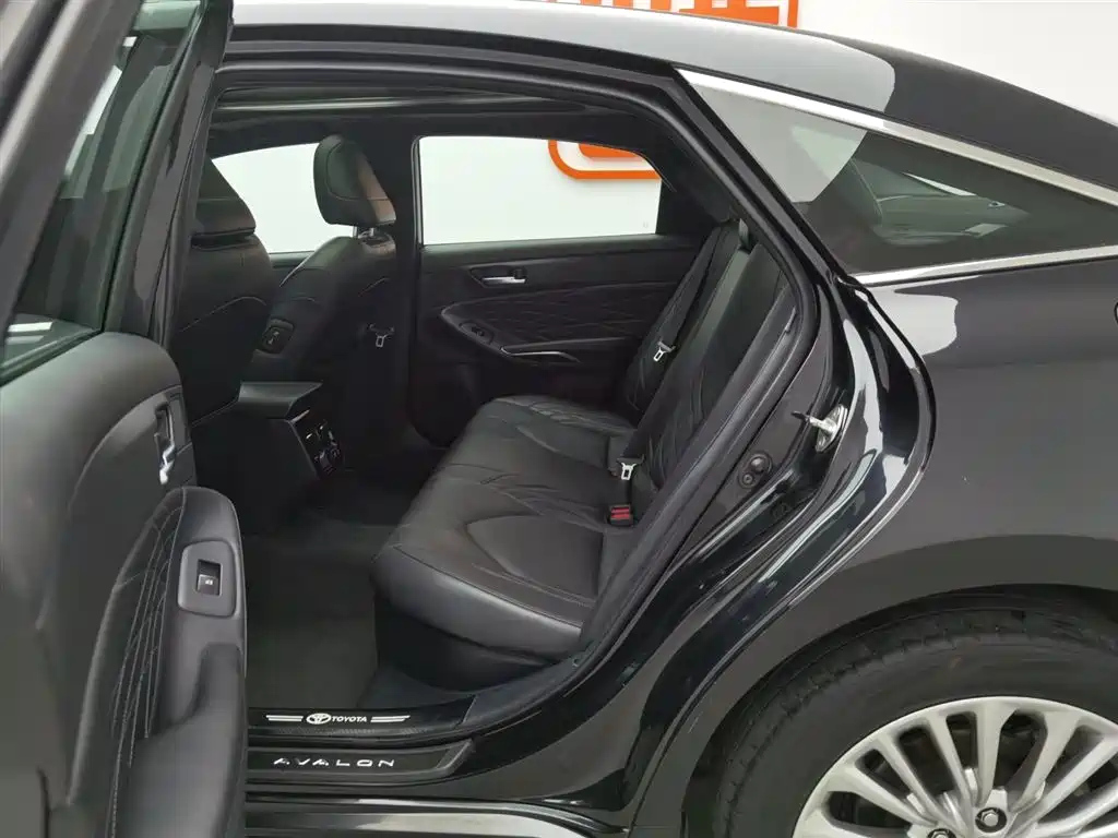 TOYOTA AVALON 2019