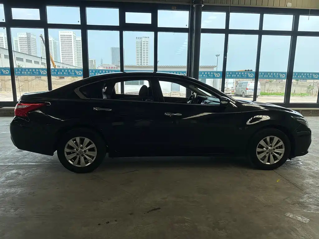NISSAN TEANA 2018
