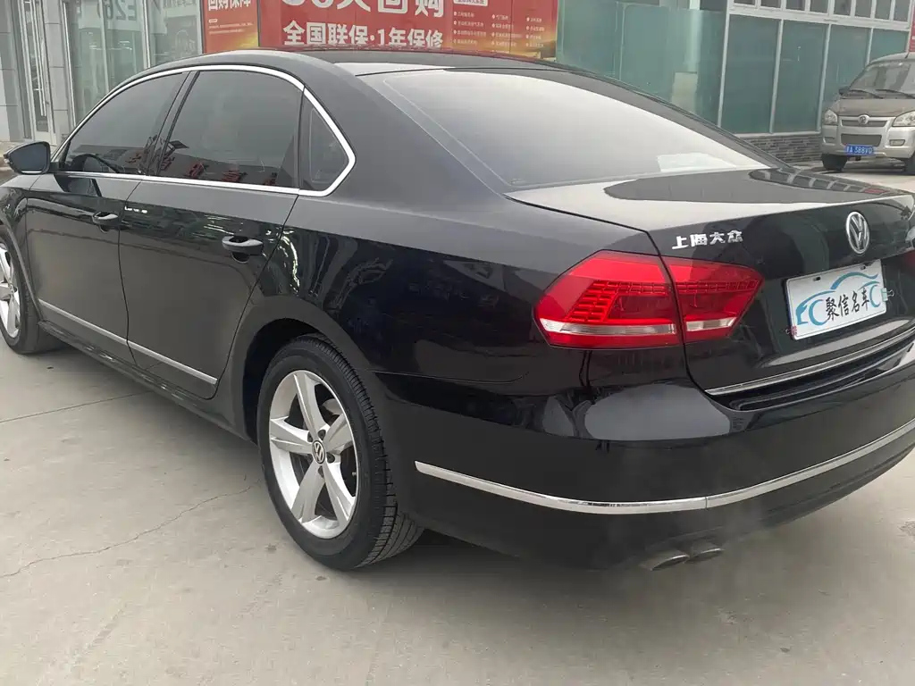 VOLKSWAGEN PASSAT 2014