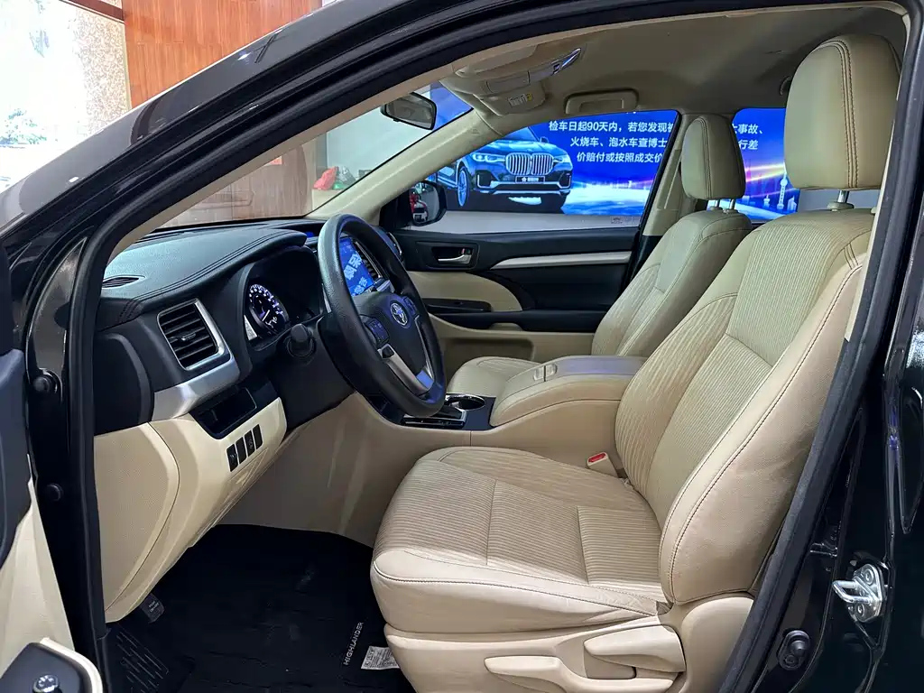 TOYOTA HIGHLANDER 2019