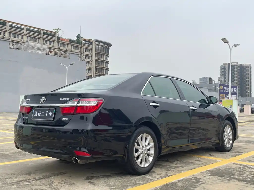 TOYOTA CAMRY 2016