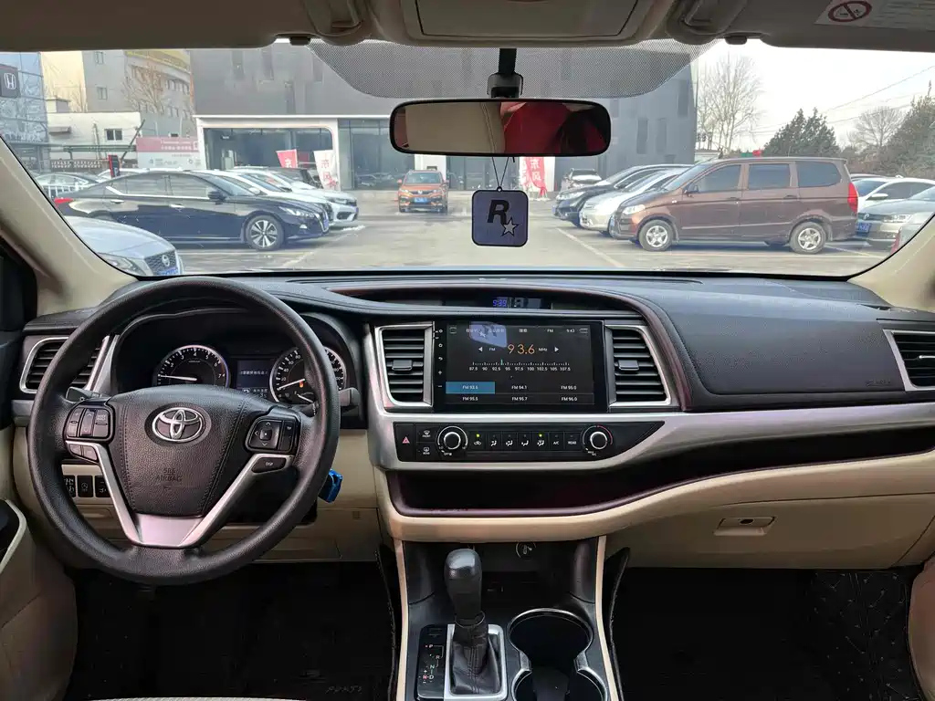 TOYOTA HIGHLANDER 2016